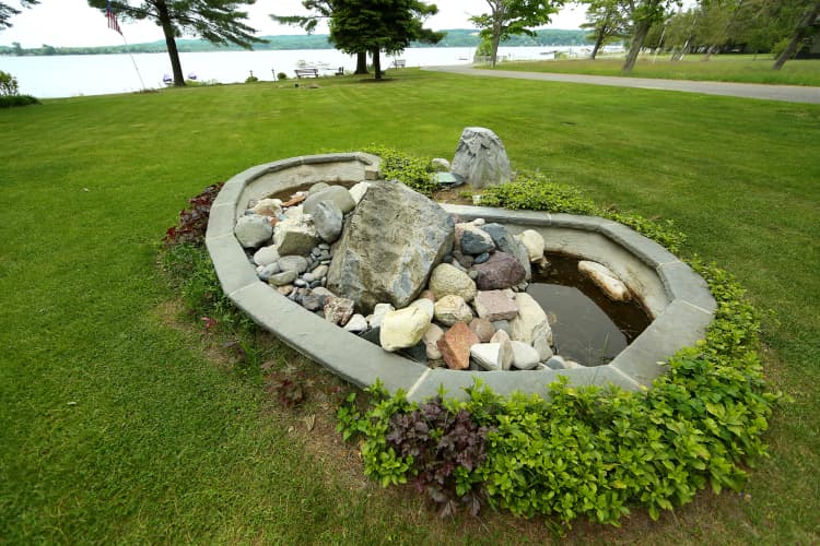 The fountain seen from the lawn.